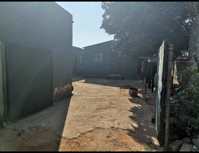 2 BEDROOM HOUSE FOR SALE IN THINASONKE